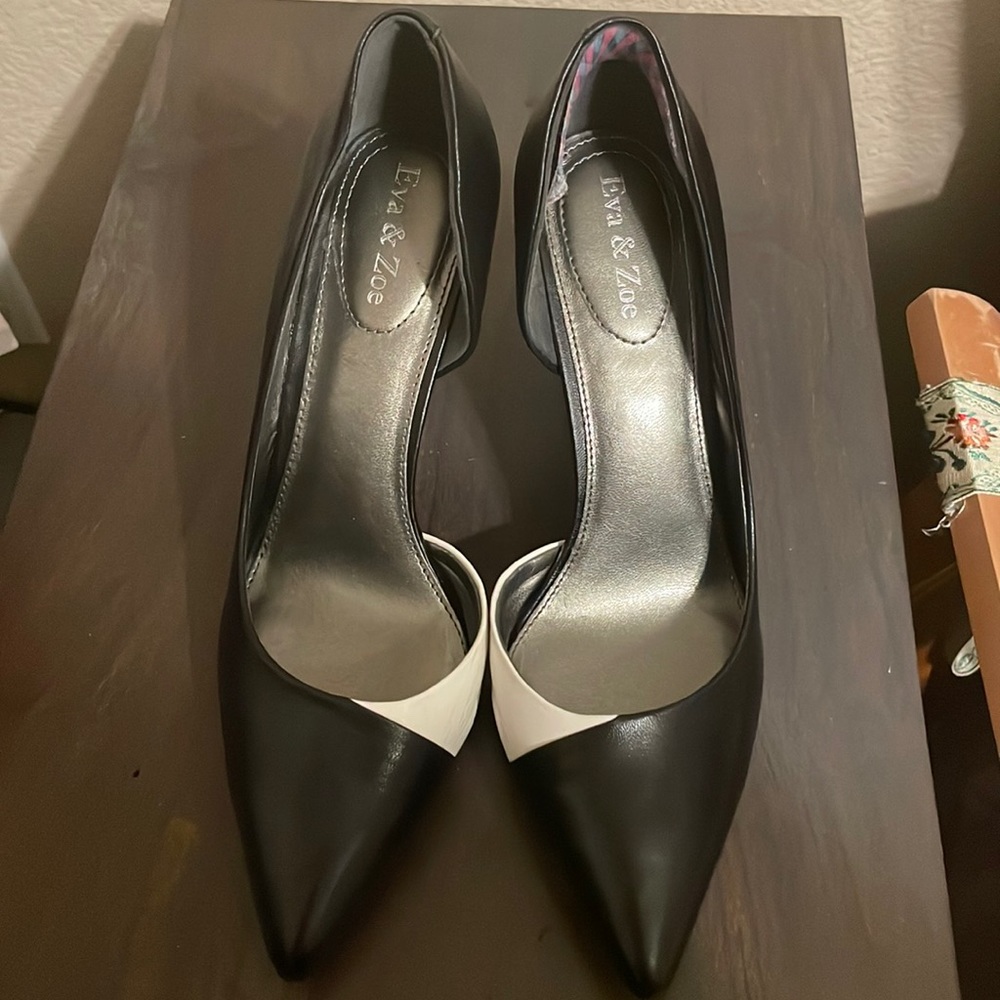 Black & white pumps